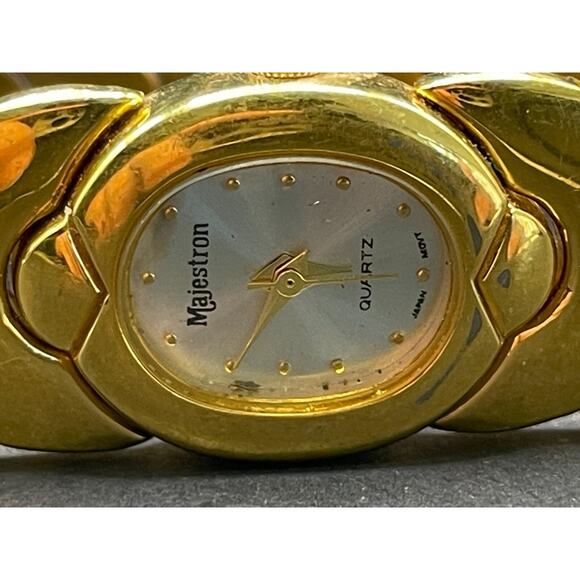 Vintage Majestron Model No. 91682 Gold Tone Oval Bracelet Quartz Watch main image 11